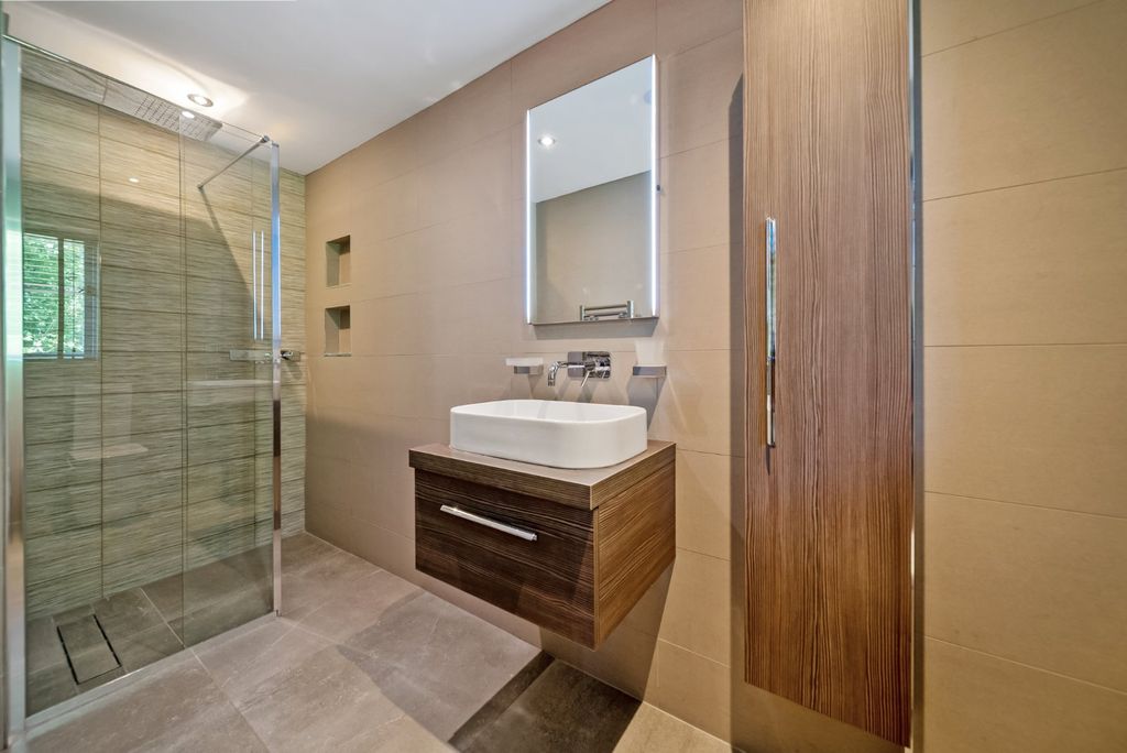 Additional image 19 of 5 bed detached house for saleWoodlands Close, Apperley Bridge, West Yorkshire BD10