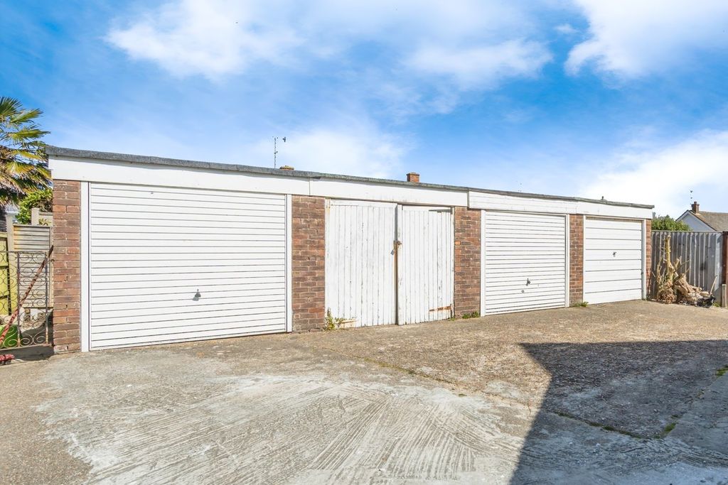 Additional image 14 of 2 bed flat for saleAldwick Avenue, Bognor Regis PO21