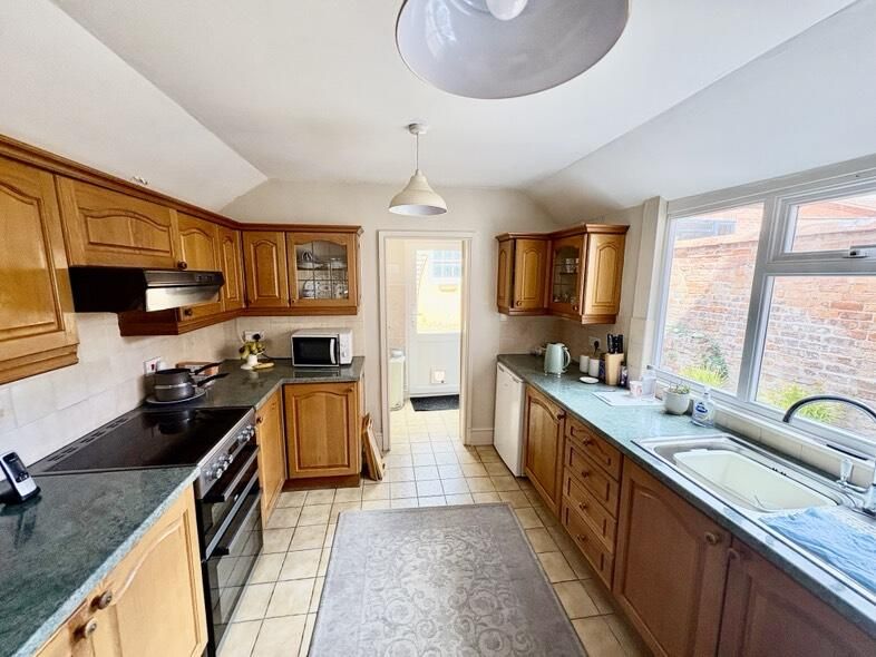 Additional image 22 of 4 bed terraced house for saleDurleigh Road, Bridgwater TA6