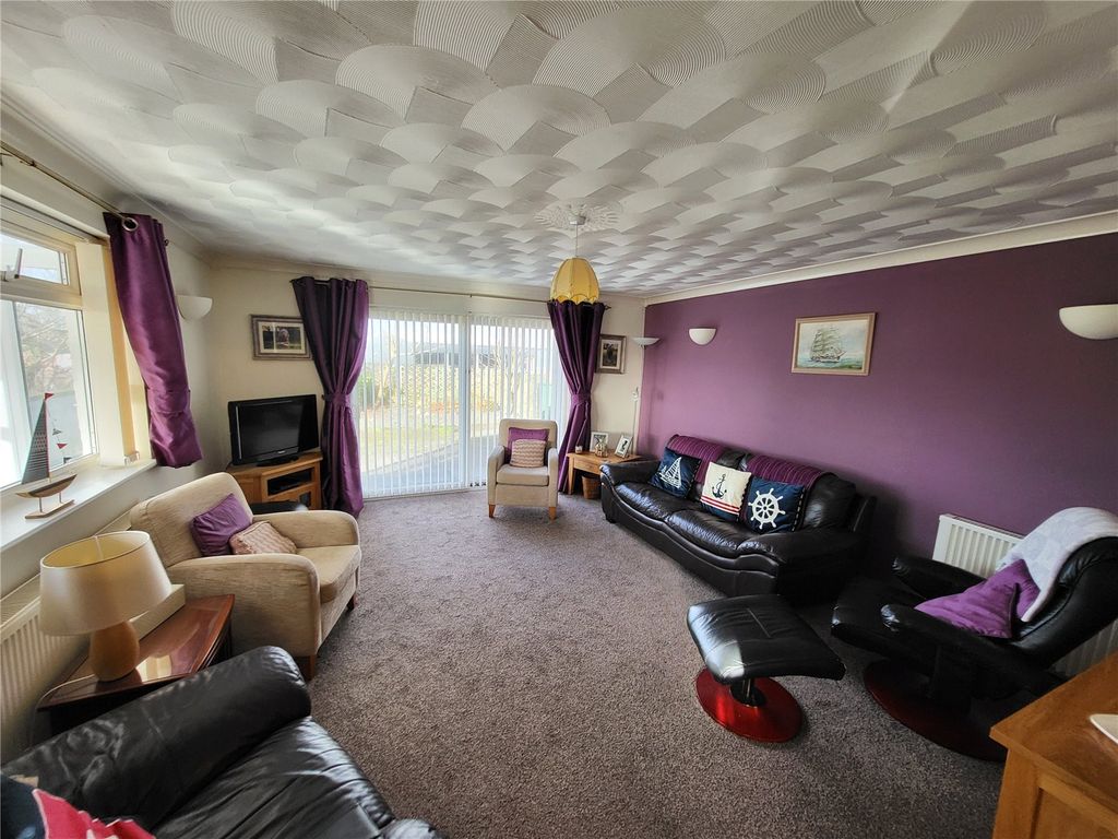 4 bed bungalow for salePencarnsiog, Ty Croes, Anglesey LL63 photo 3