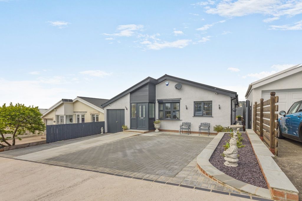 3 bed detached bungalow for saleDaphne Road, Bryncoch, Neath SA10