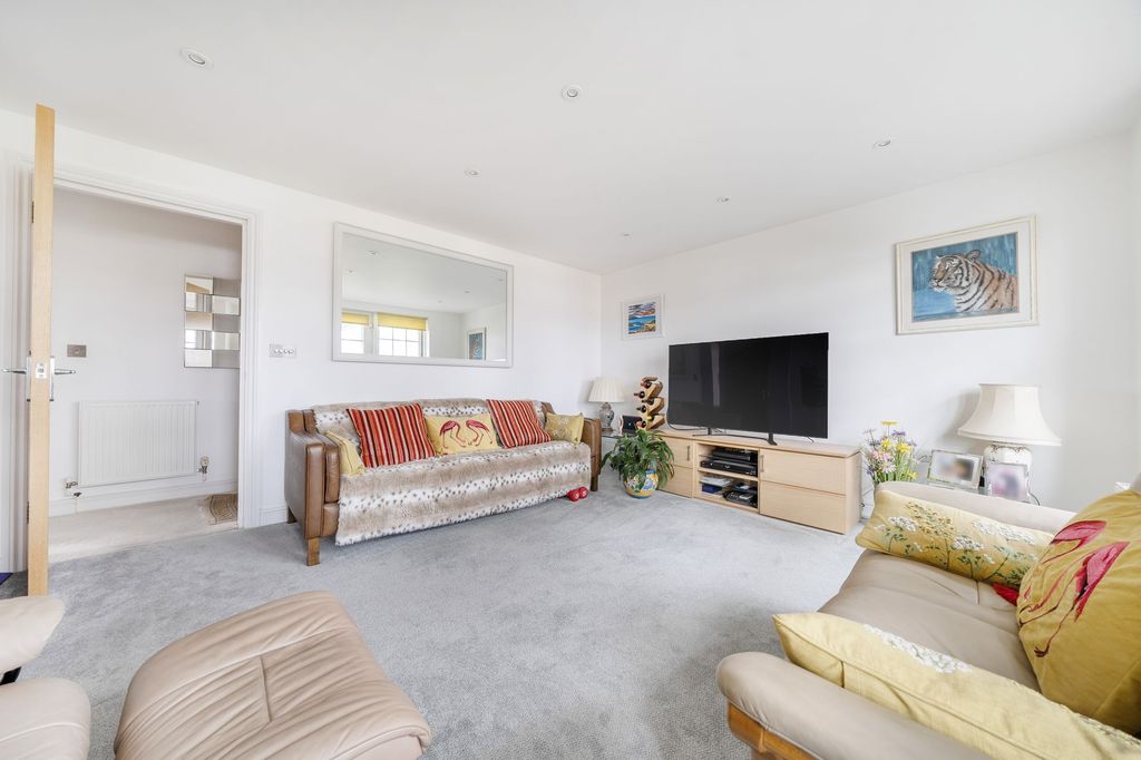 Additional image 7 of 2 bed flat for saleAldwick Avenue, Aldwick, Bognor Regis PO21