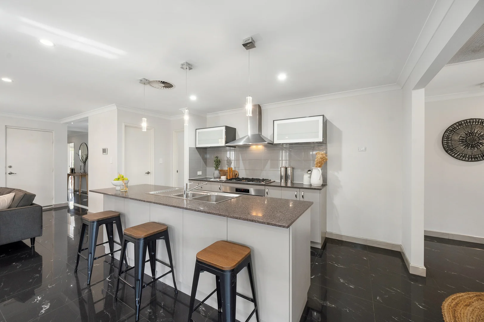 19 Wimbledon Drive, Piara Waters WA 6112