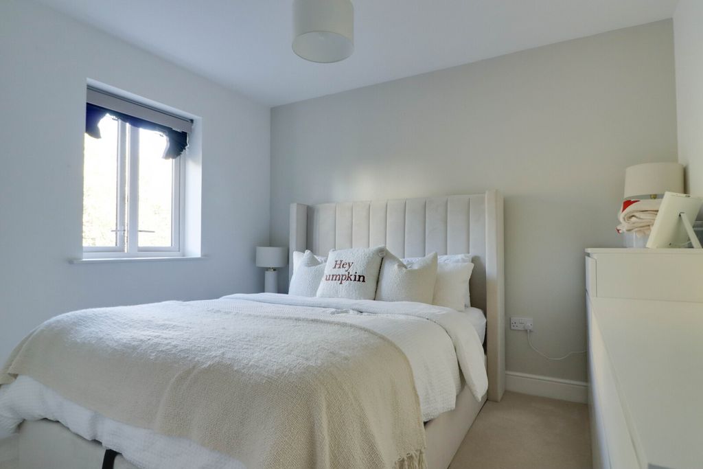 Additional image 5 of 2 bed flat for saleThomas Way, Braintree CM7
