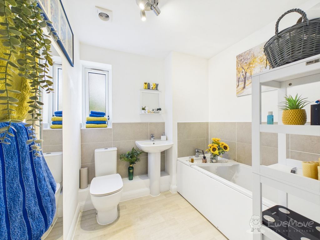 Additional image 13 of 2 bed flat for saleArtillery Drive, Bordon, Hampshire GU35