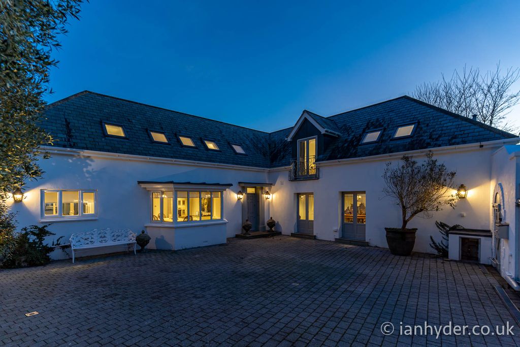 Additional image 2 of 4 bed detached house for saleBazehill Road, Rottingdean, Brighton BN2