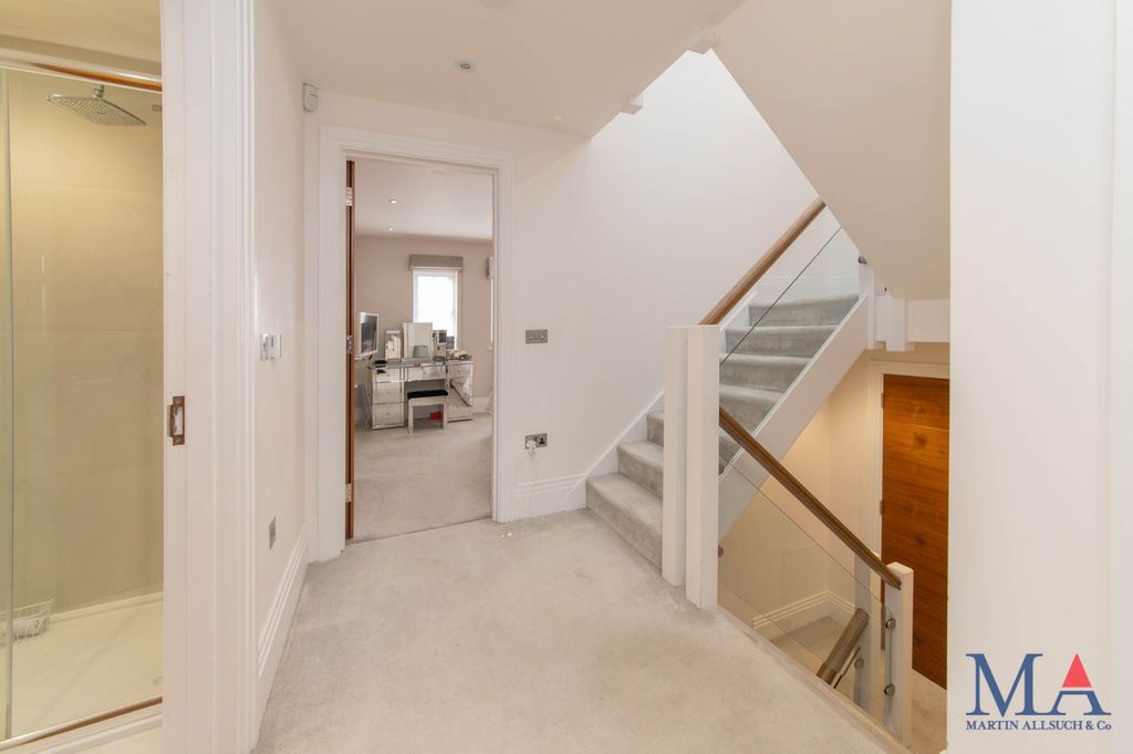 Additional image 27 of 5 bed detached house for saleRed Road, Borehamwood WD6