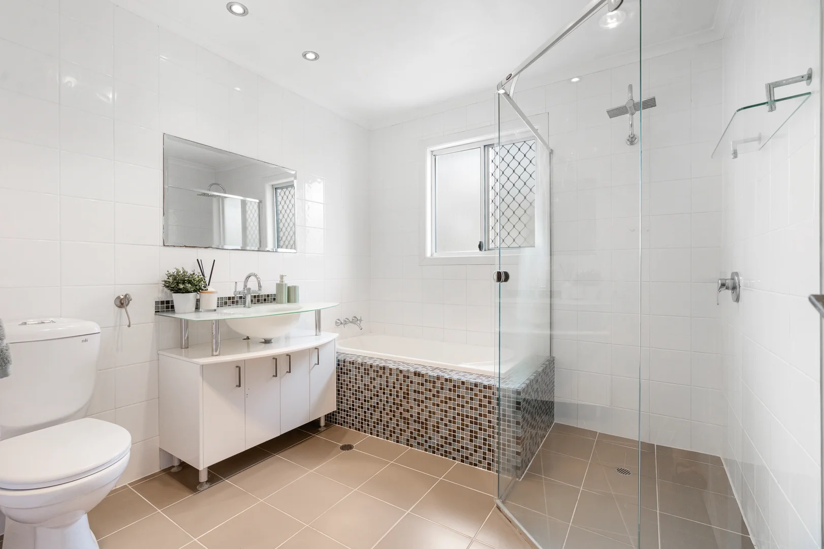 Additional image 26 of 109 Kindra Avenue, Southport QLD 4215