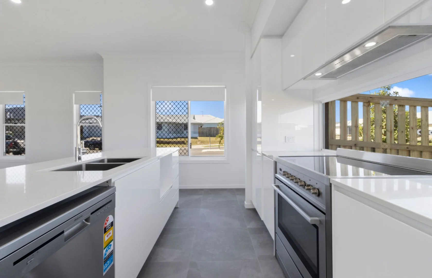 91 Wallace Street, Walloon QLD 4306 photo 5
