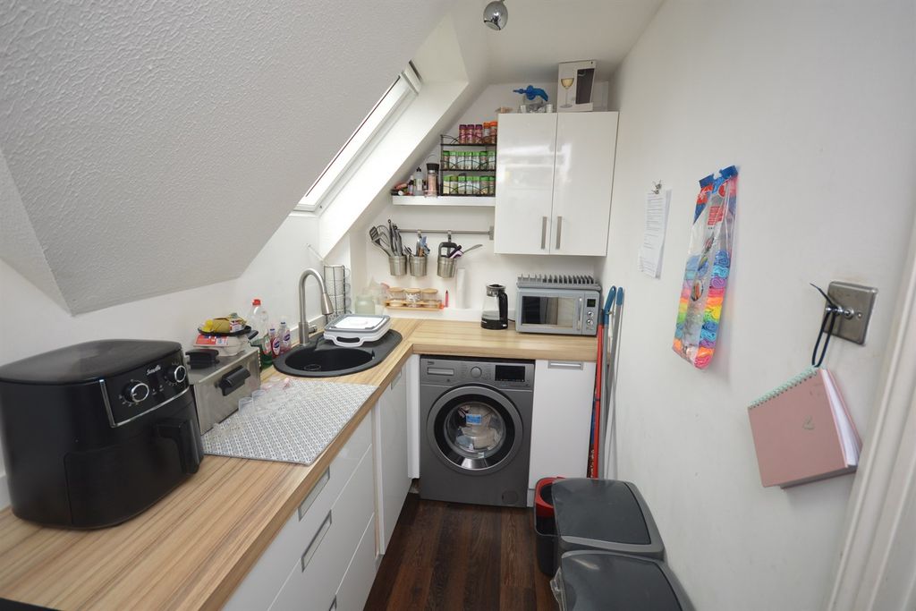 Additional image 2 of 2 bed flat for saleBovingdon Road, Braintree CM7