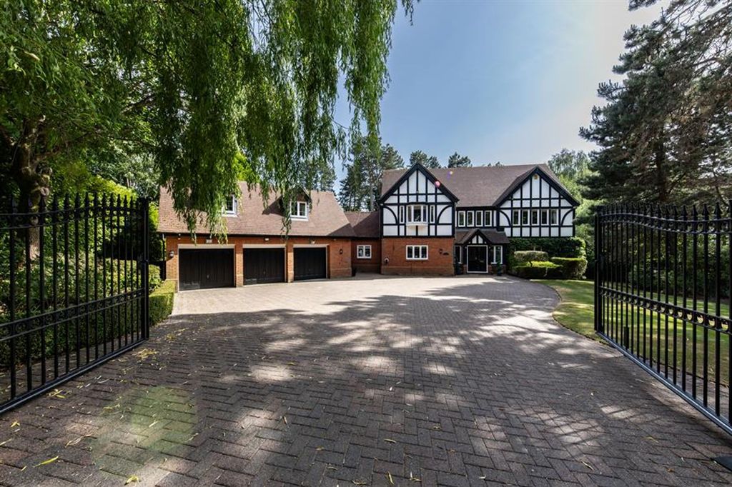 5 bed detached house for saleDevisdale Road, Altrincham WA14