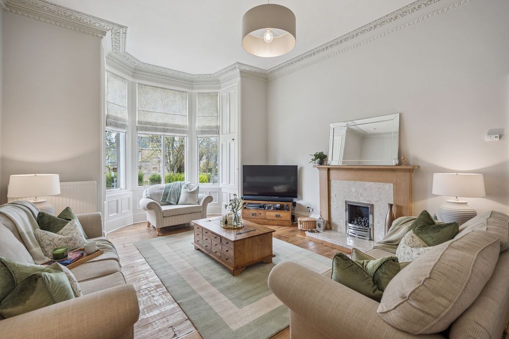 Additional image 3 of 3 bed flat for salePark Terrace, Stirling FK8