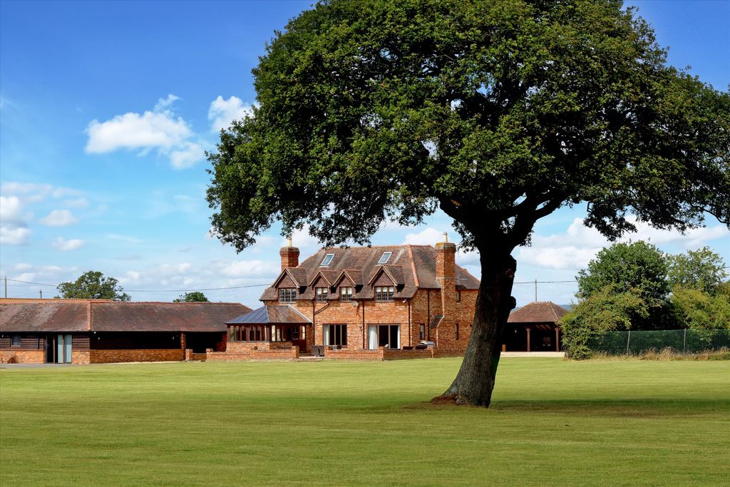 Additional image 28 of 5 bed farmhouse for saleBottle Lane, Warfield, Bracknell, Berkshire RG42