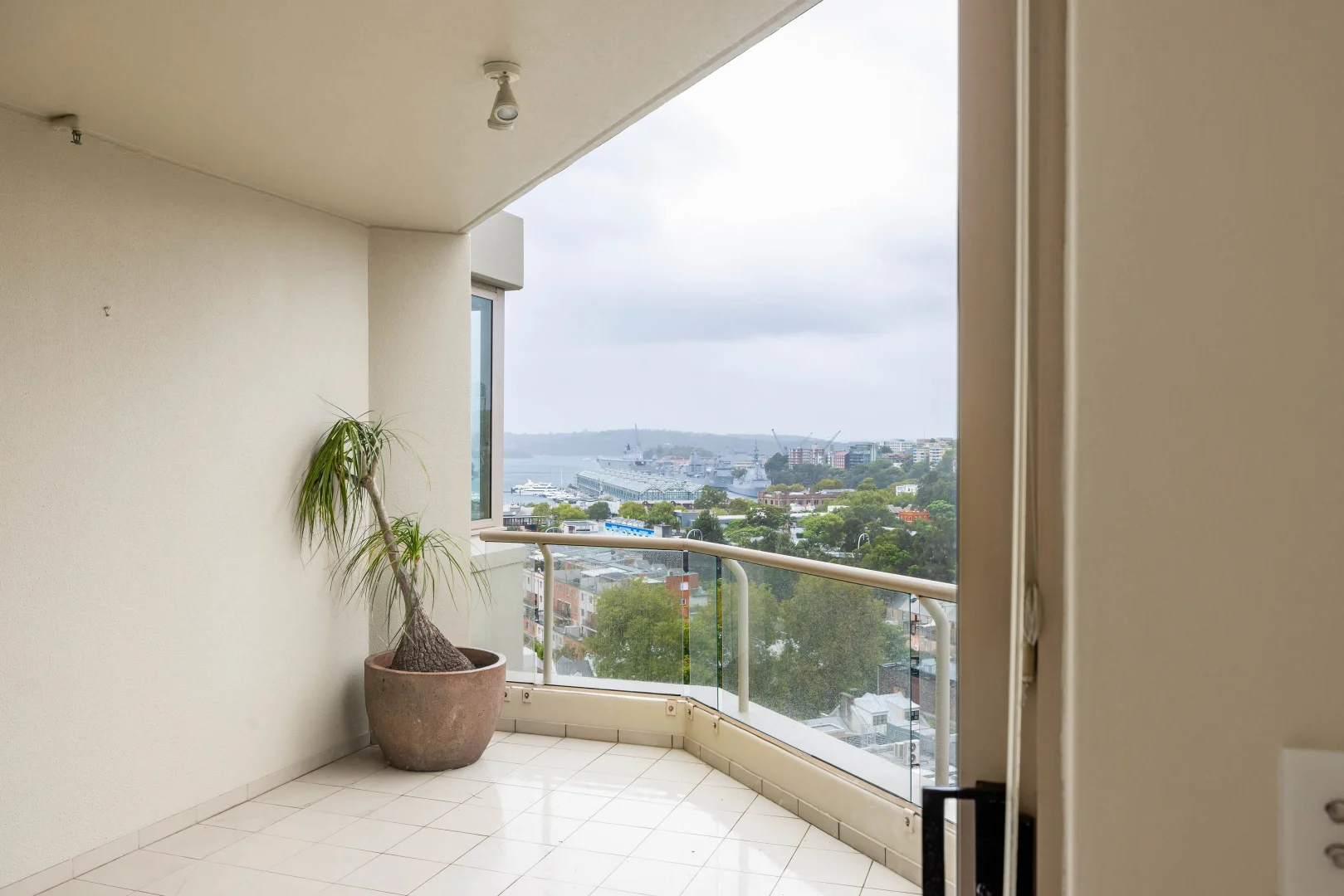 Additional image 3 of 1112/63 Crown Street, Woolloomooloo NSW 2011