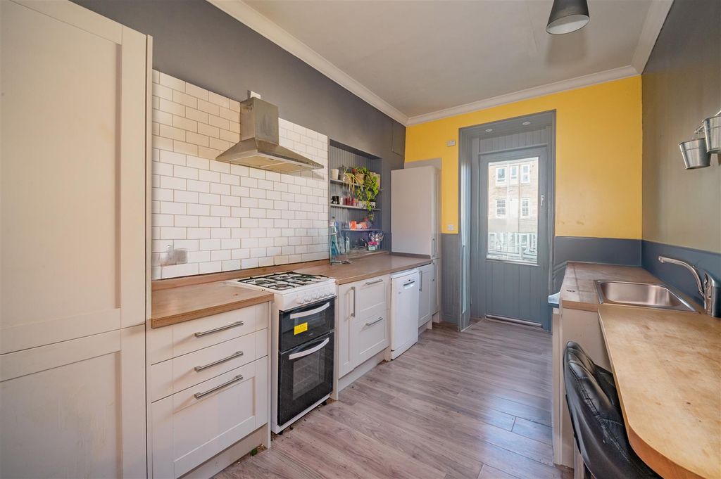 Additional image 4 of 2 bed flat for saleHawkhill, Dundee DD2