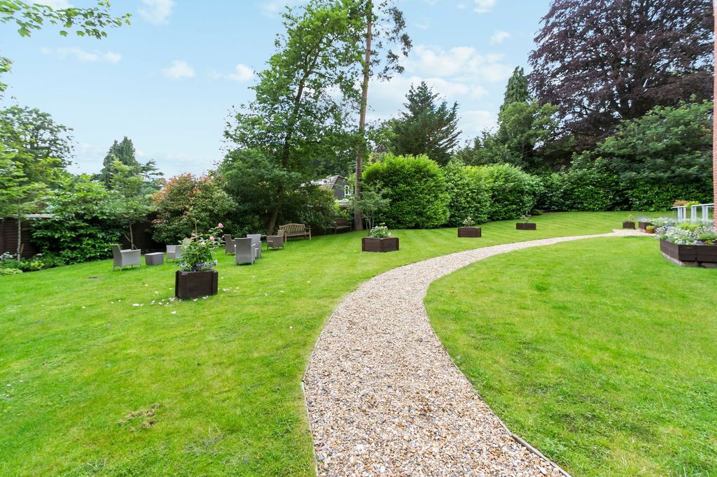 Additional image 8 of 2 bed flat for saleAscot Corner, Ascot SL5