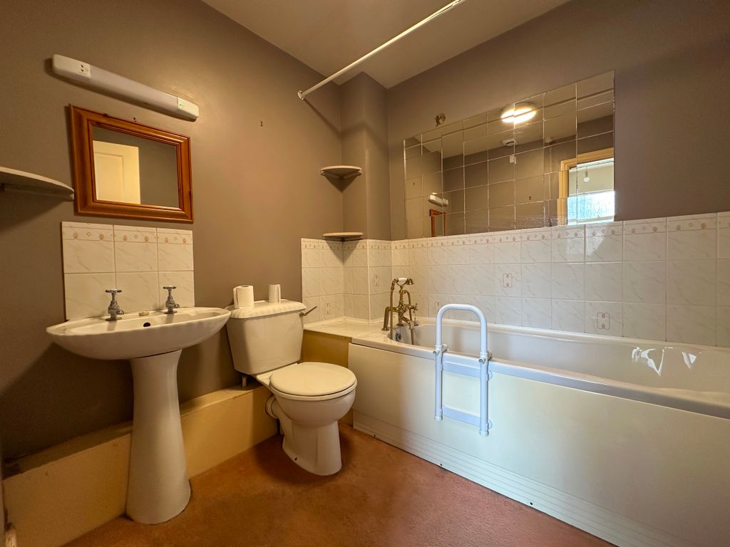 Additional image 8 of 1 bed flat for saleFlat, The Manor House, High Street, Newnham GL14