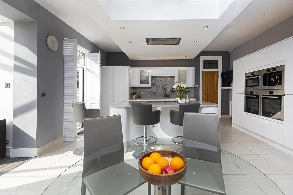 Additional image 19 of 4 bed detached house for saleBeaconsfield Road, Clayton, Bradford BD14