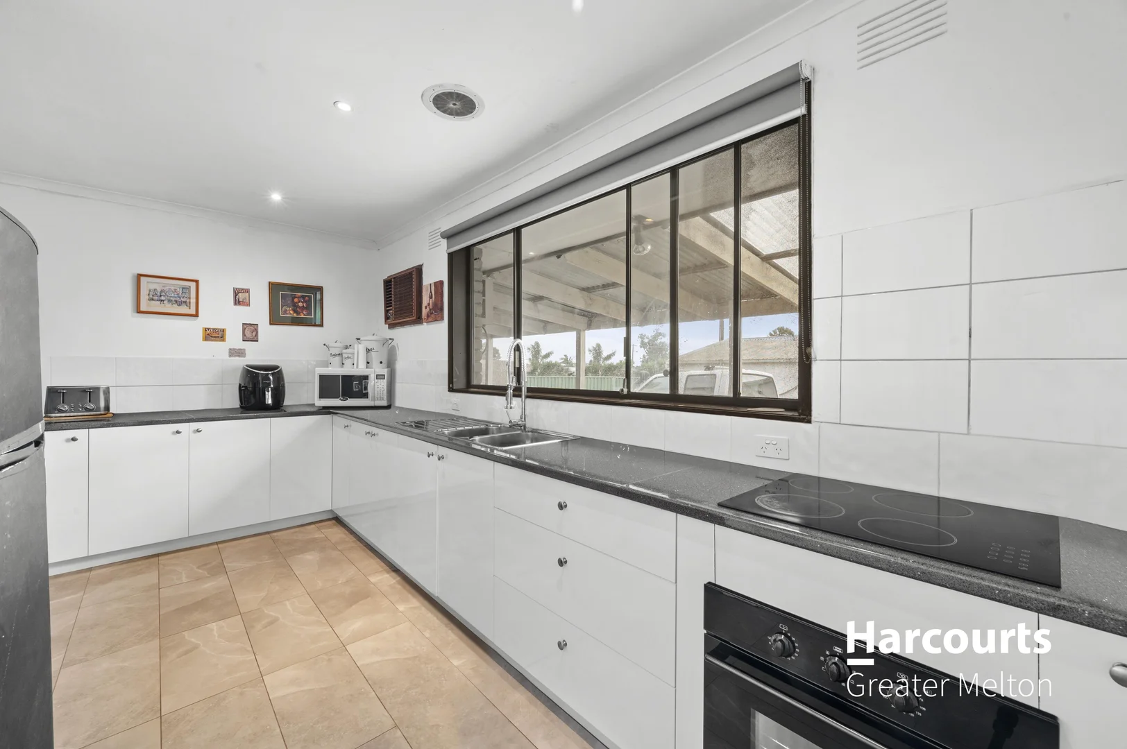 81 Centenary Avenue, Melton VIC 3337 photo 4