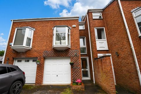 Worsley Road, Eccles M30