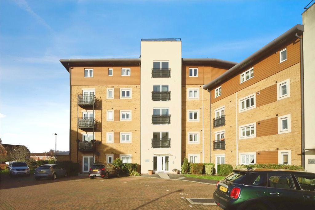 2 bed flat for saleManley Gardens, Bridgwater, Somerset TA6