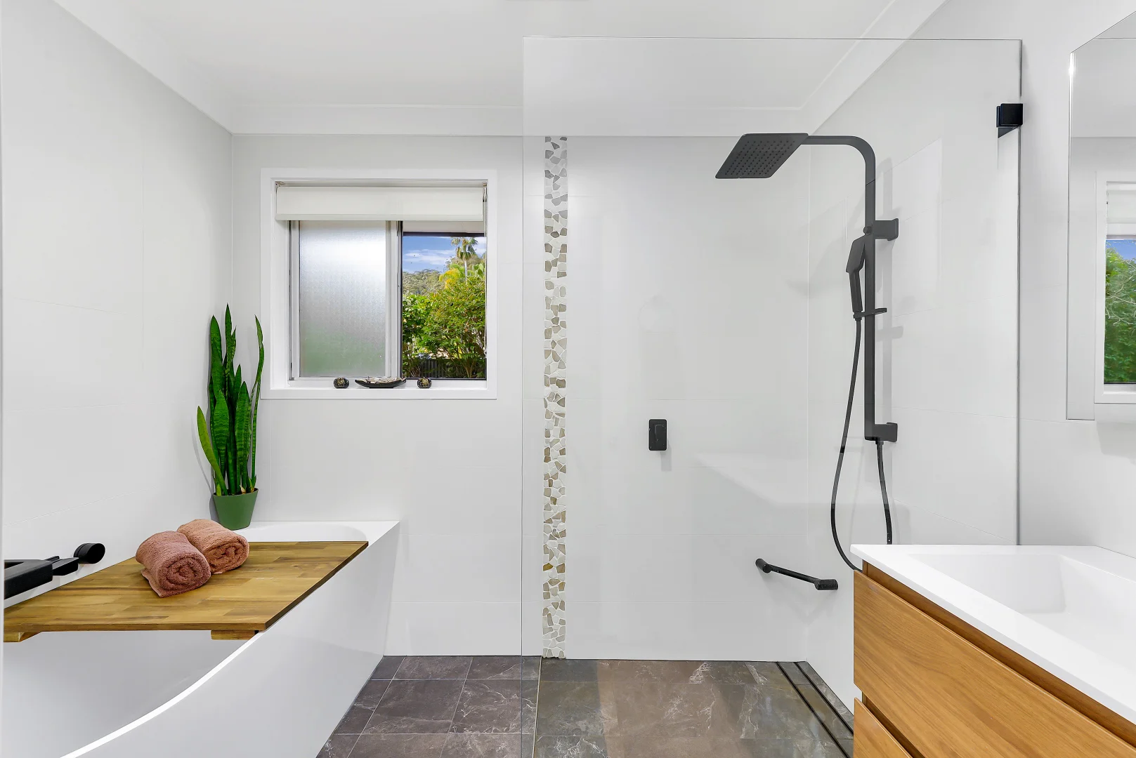 Additional image 5 of 8 Koolinda Avenue, Point Clare NSW 2250