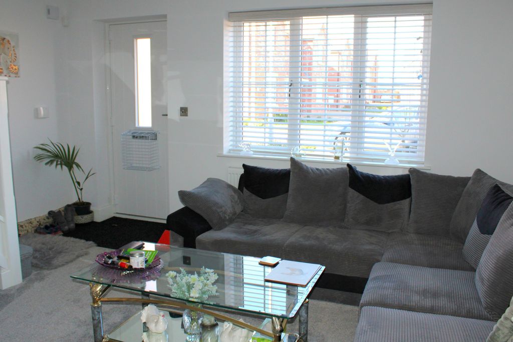 Additional image 6 of 2 bed semi-detached house for saleElswick Hopper Close, Brigg, Brigg DN20