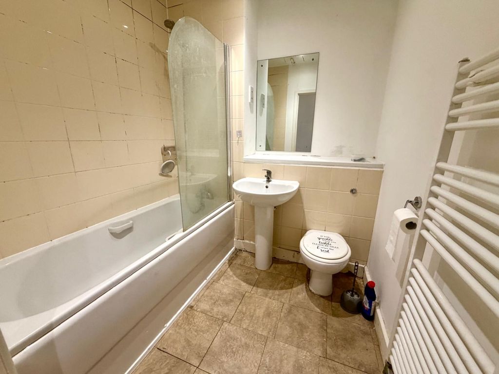 Additional image 5 of 2 bed flat for saleHenley Court, Denham Road, Egham, Surrey TW20
