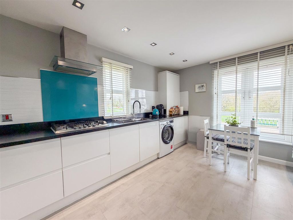 Additional image 7 of 2 bed flat for saleThe Paddock, Hamilton ML3