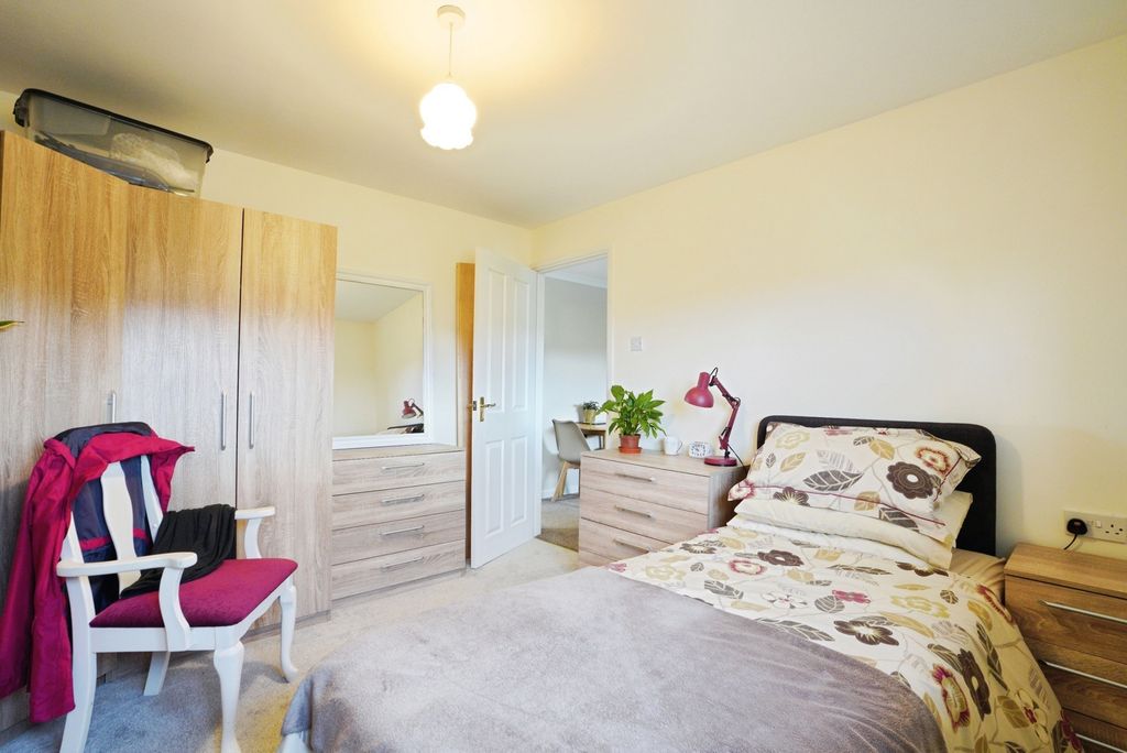 Additional image 4 of 1 bed flat for saleWallace Road, Bodmin, Cornwall PL31