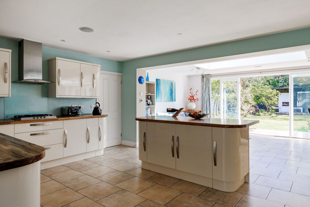Additional image 5 of 5 bed detached house for saleThe Avenue, The Abbotsbrook, Bourne End SL8