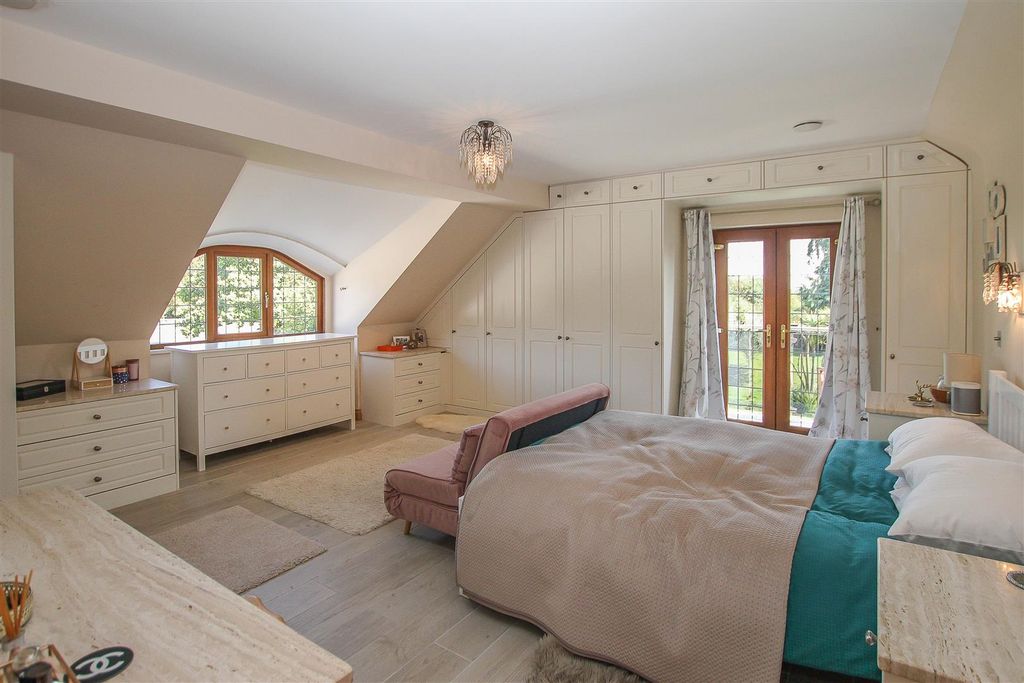 Additional image 18 of 6 bed detached house for saleHay Green Lane, Hook End, Brentwood CM15