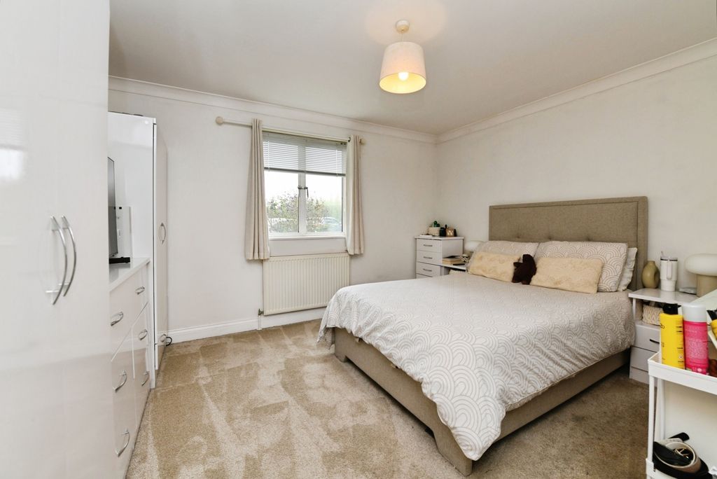 Additional image 2 of 2 bed flat for saleClockhouse Way, Braintree, Essex CM7