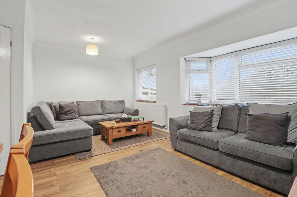 Additional image 2 of 2 bed flat for saleMidlands Estate, West End SO30