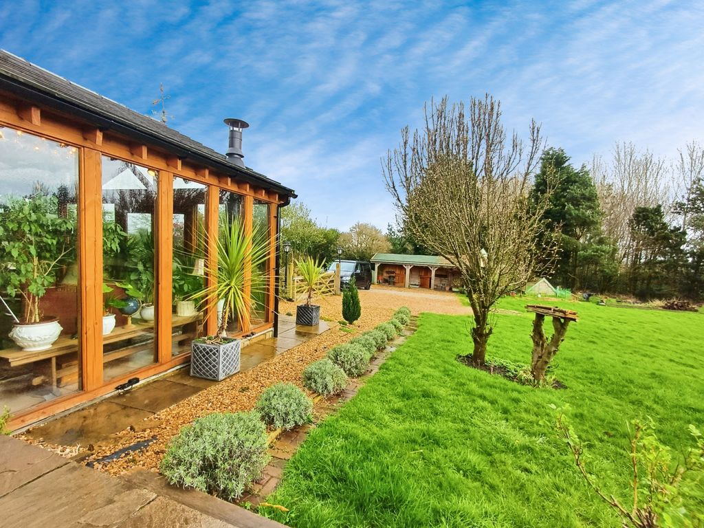 Additional image 3 of 4 bed detached house for saleKnowle Lane, Bradford BD12