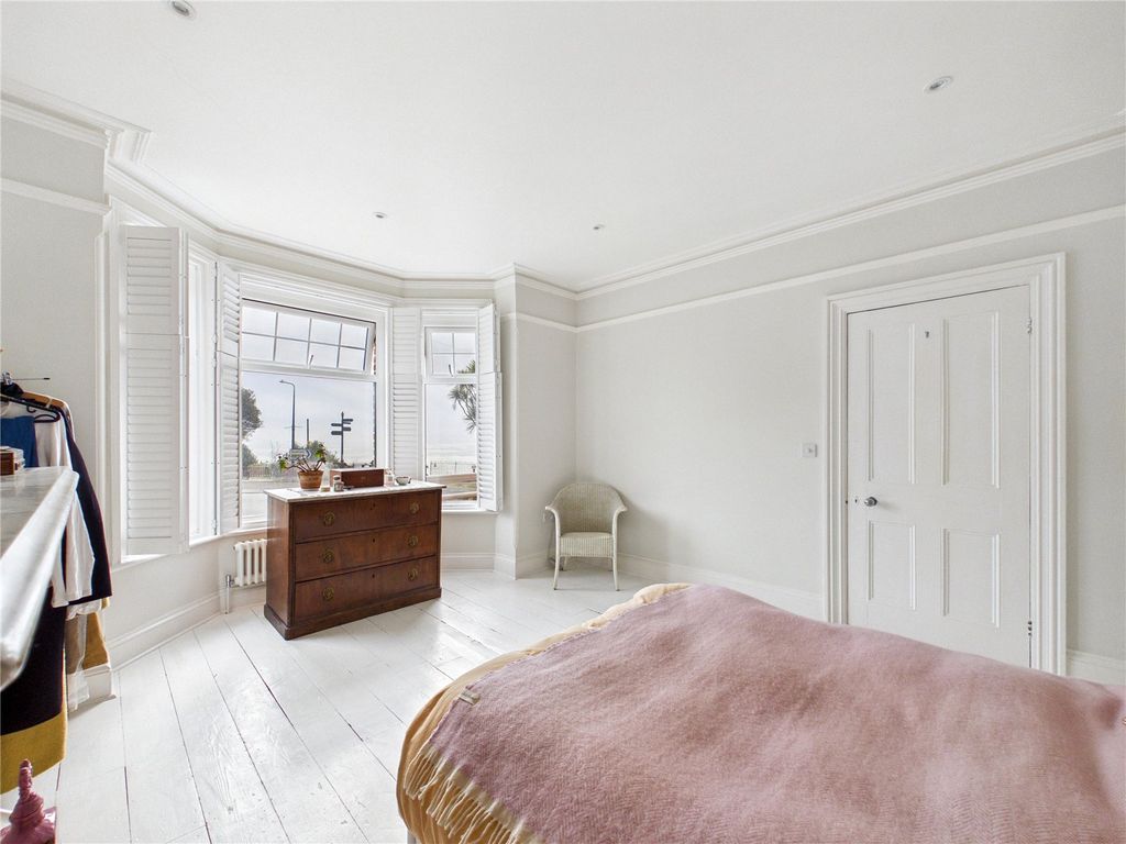 Additional image 12 of 2 bed flat for saleHamilton Gardens, Felixstowe, Suffolk IP11