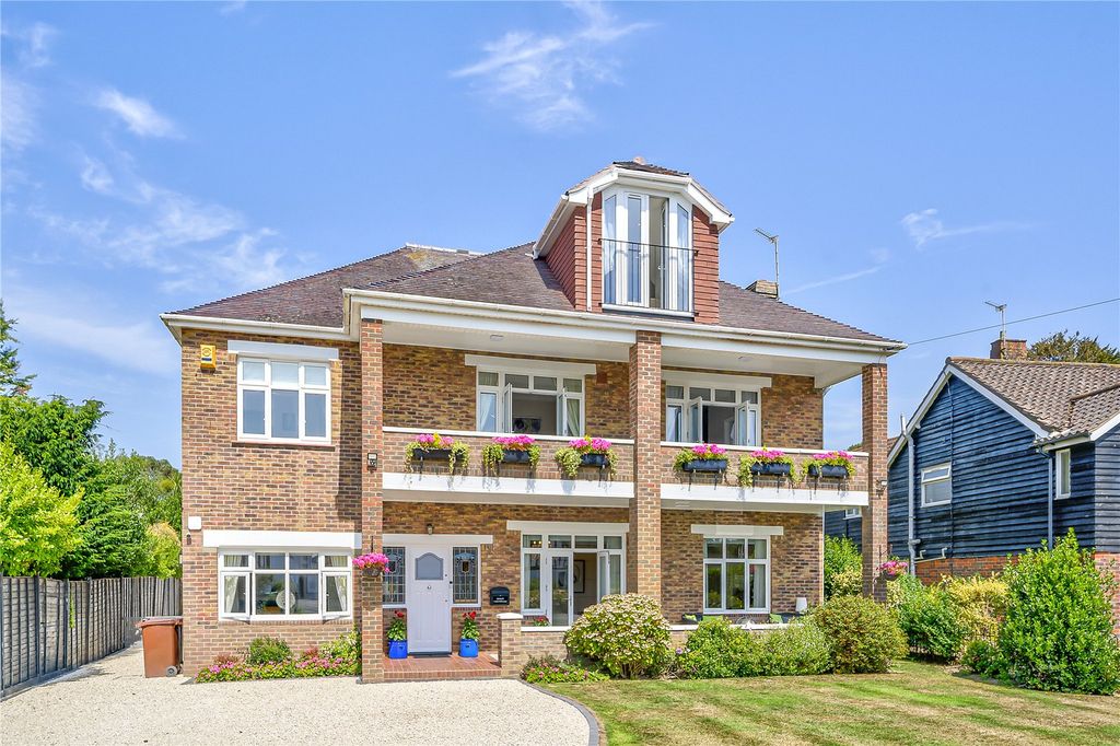Additional image 8 of 6 bed detached house for saleSouth Walk, Middleton-On-Sea, West Sussex PO22