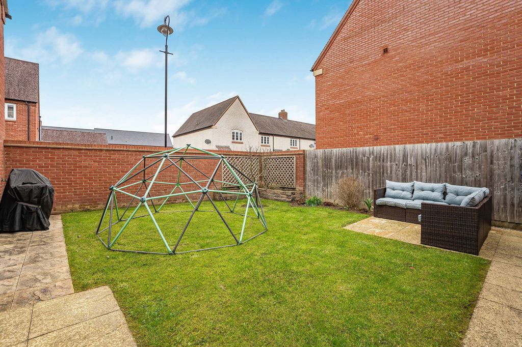 Additional image 18 of 4 bed detached house for saleOrion Drive, Brackley NN13