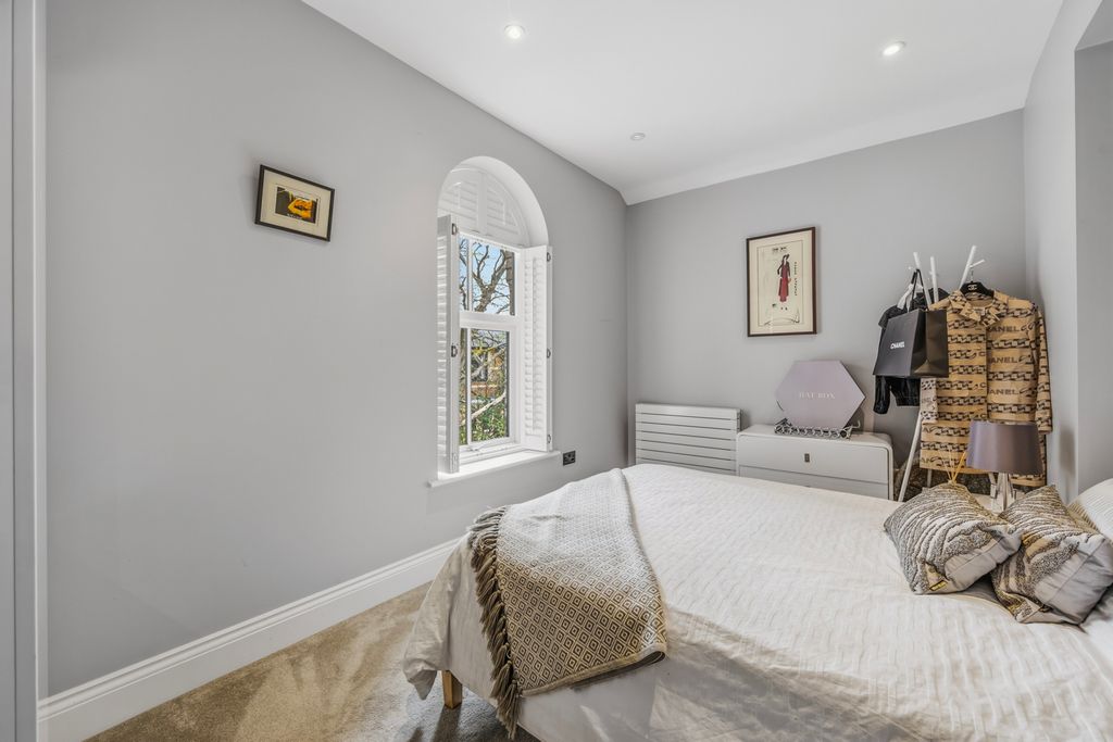 Additional image 12 of 2 bed flat for saleDaveylands, Wilmslow, Cheshire SK9
