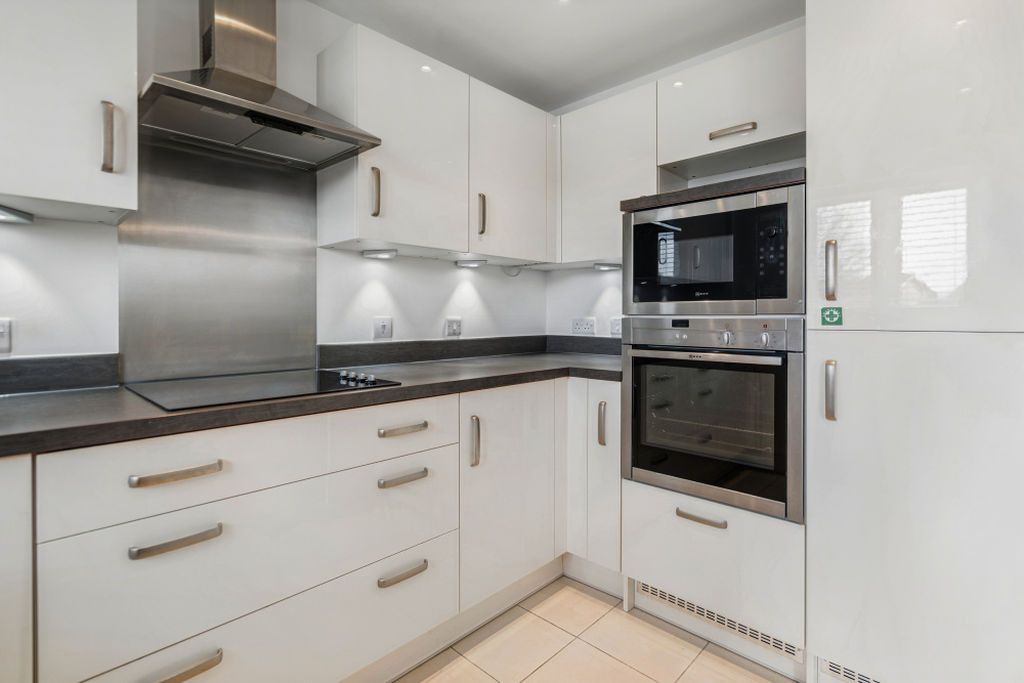 Additional image 8 of 1 bed property for saleMarlow Road, Bourne End SL8