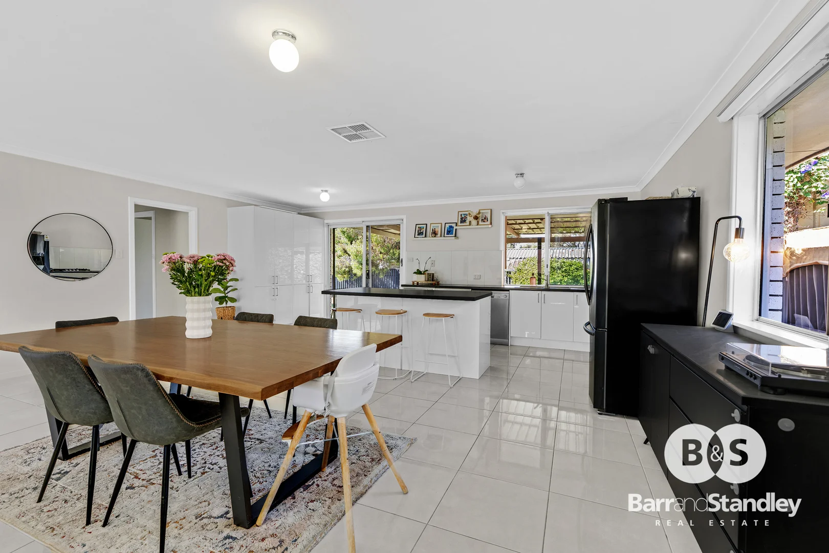 35 Murray Drive, Withers WA 6230 photo 3
