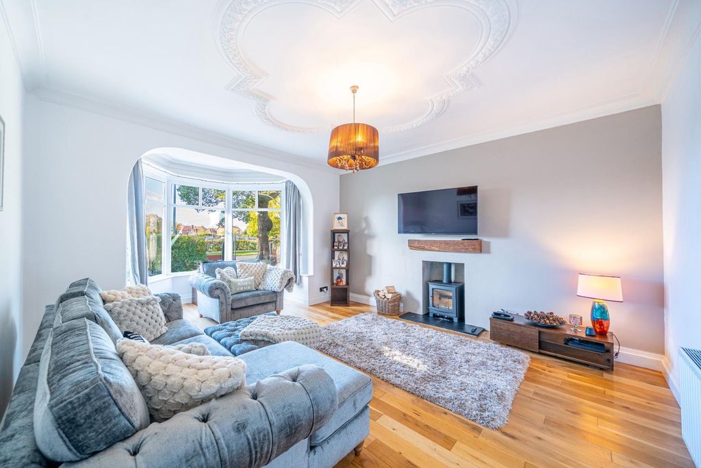 Additional image 2 of 6 bed detached house for saleKingsgate, Bridlington YO15