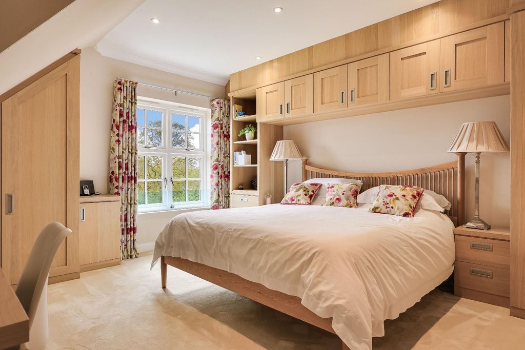Additional image 4 of 2 bed flat for sale193 Huntingdon Road, Cambridge CB3