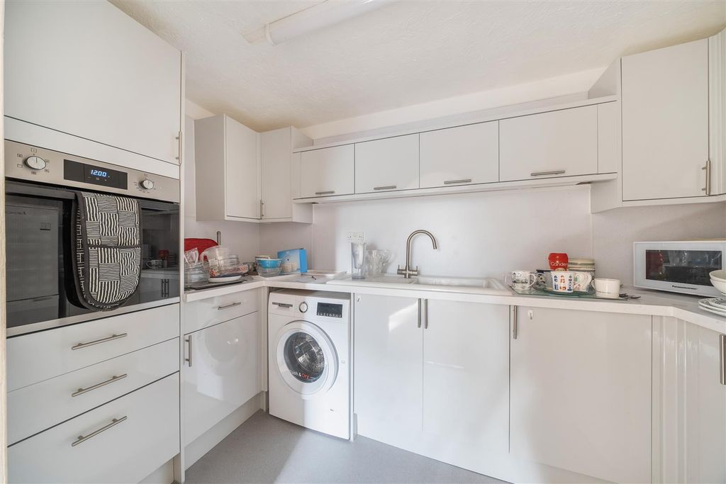Additional image 3 of 2 bed flat for saleEast Street, Blandford Forum DT11