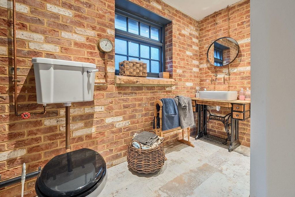 Additional image 33 of 4 bed detached house for saleHigh Street, Great Barford MK44