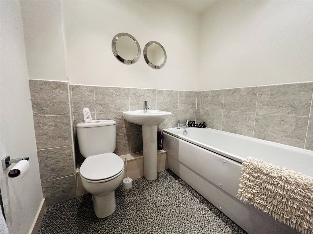 Additional image 5 of 2 bed flat for saleQueens Promenade, Bispham, Blackpool FY2