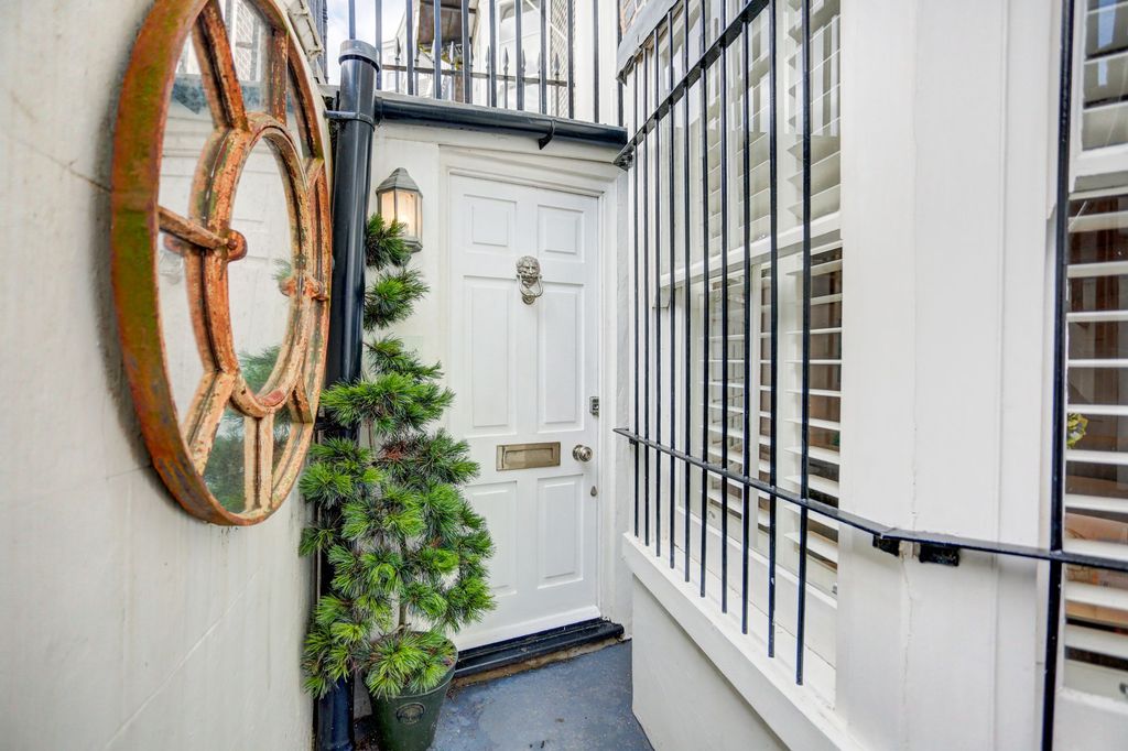 Additional image 21 of 5 bed property for saleRoyal Crescent, Brighton BN2