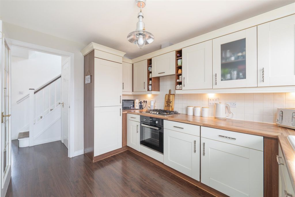 Additional image 7 of 3 bed detached house for sale83 Hallydown Crescent, Eyemouth TD14