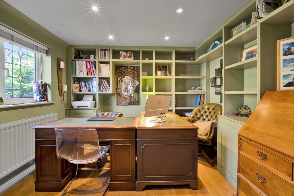 Additional image 7 of 5 bed detached house for saleThe Close, Bourne End SL8