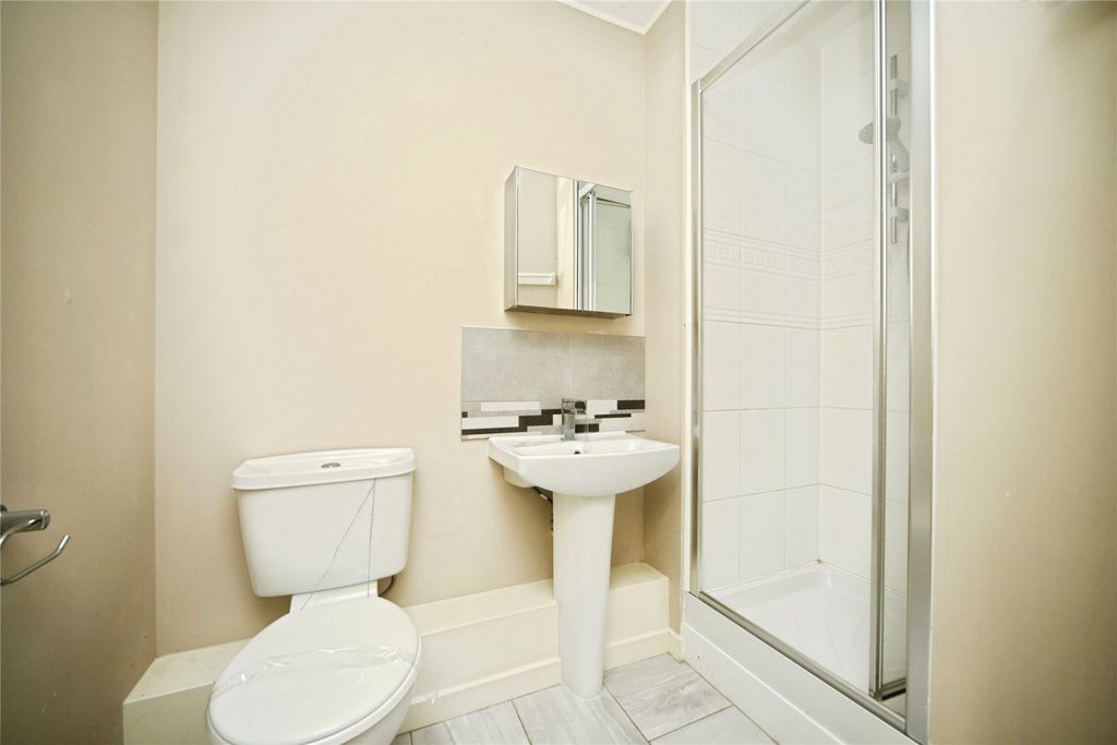 Additional image 7 of 2 bed flat for saleManley Gardens, Bridgwater, Somerset TA6